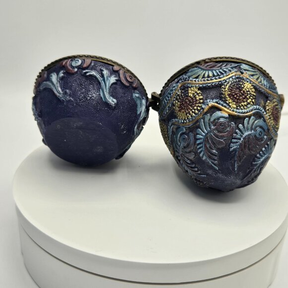 Pair of Ornate embossed Egg Heart Hinged Trinket boxes - Picture 4 of 13